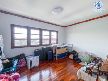 ทาวน์โฮมมือสองย่านกรุงเทพฯ ซอยนาคนิวาส37 แยก 1-8 เนื้อที่กว้าง 21.30 ตร.ว. พร้อมฟังก์ชัน 4 ห้องนอน 3 ห้องน้ำ ที่จอดรถ 1 คัน ภายในตกแต่งสวย ทำเลใจกลางเมือง รายล้อมด้วยสิ่งอำนวยความสะดวก เชื่อมต่อถนนประเสริฐมนูญกิจ ถนนรามอินทรา ใช้เวลาเพียง 11 นาทีถึงทางด่วน"ฉลองรัช"